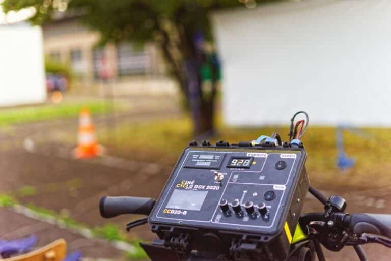 Boîtier de transformation de courant continu.